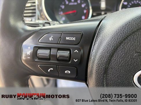 Used 2020 Kia Sedona SX FWD image 11