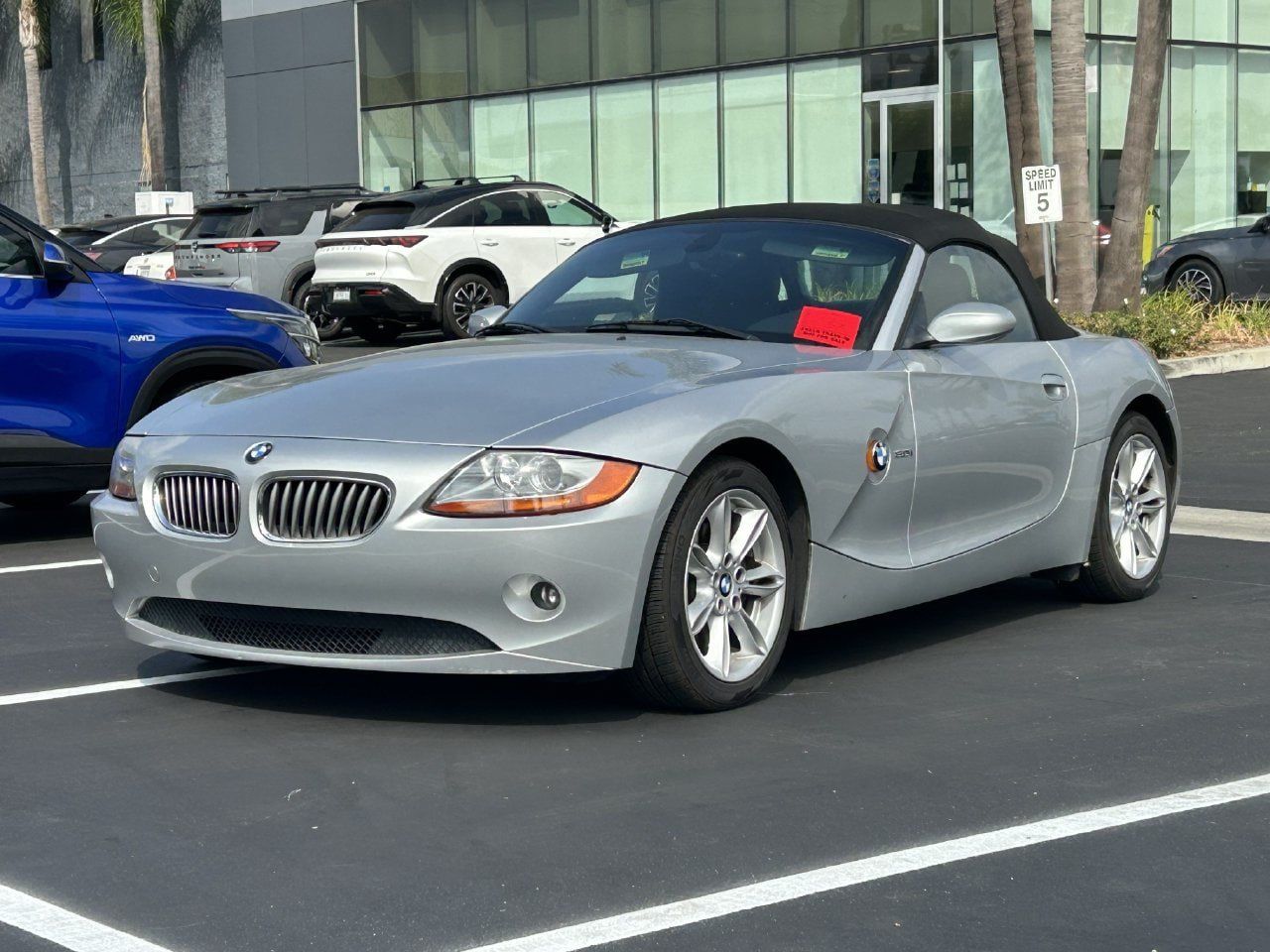 Used 2004 BMW Z4 3.0i RWD image 2