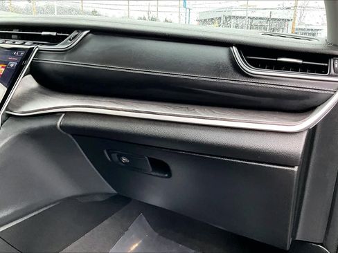 Used 2021 Jeep Grand Cherokee L Limited image 17