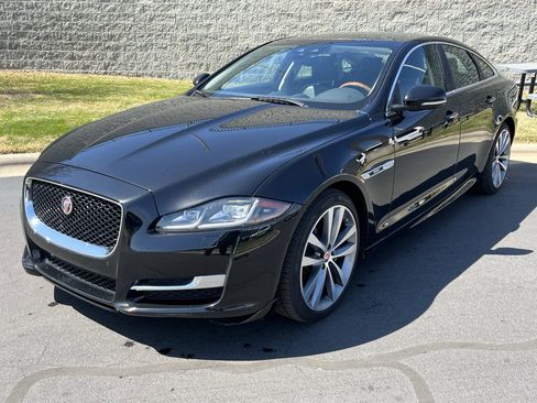 Used 2019 Jaguar XJ R-Sport image 1
