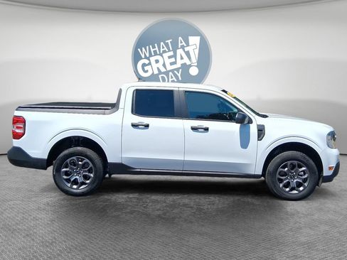 Used 2022 Ford Maverick XLT FWD image 2