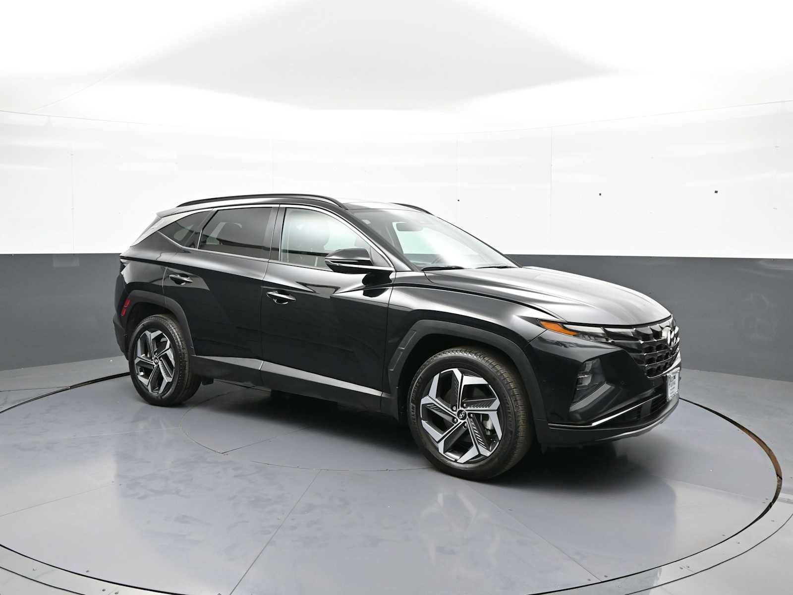 Certified 2024 Hyundai Tucson Limited AWD/4WD image 4