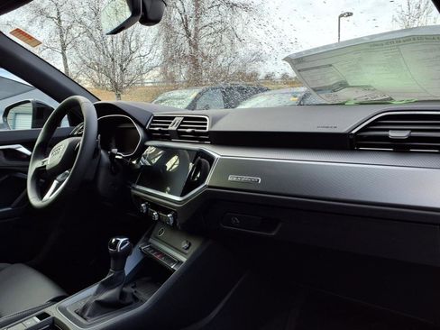 Used 2025 Audi Q3 2.0T Premium w/ Convenience Package AWD/4WD image 9