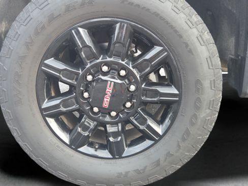 Used 2024 GMC Sierra 2500 AT4 w/ AT4 Premium Plus Package AWD/4WD image 46