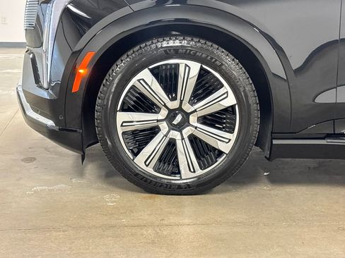 New 2025 Cadillac Escalade IQ Luxury 2 AWD/4WD image 8