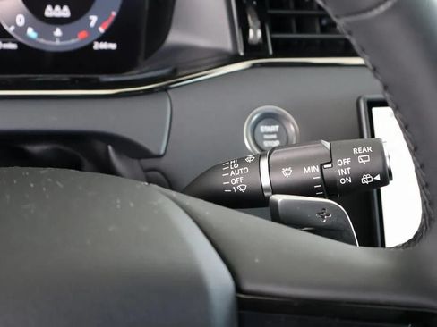Used 2026 Land Rover Range Rover Evoque Dynamic SE AWD/4WD image 26