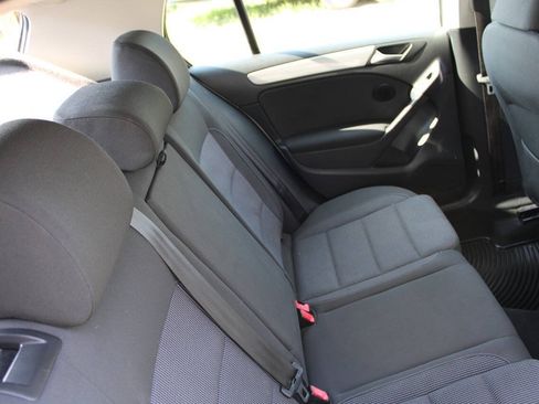 Used 2011 Volkswagen Golf 4-Door FWD image 36
