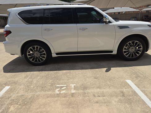 Used 2023 Nissan Armada Platinum w/ Captain's Chairs Package RWD image 2