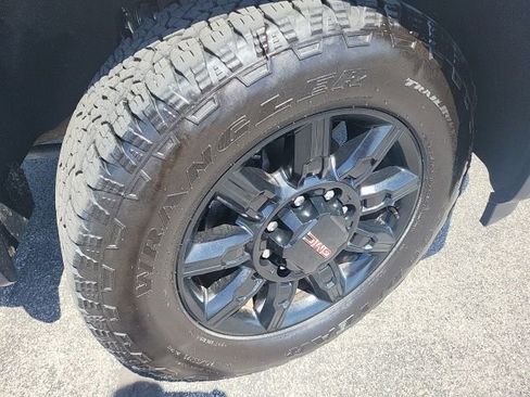 Used 2025 GMC Sierra 2500 AT4 AWD/4WD image 6
