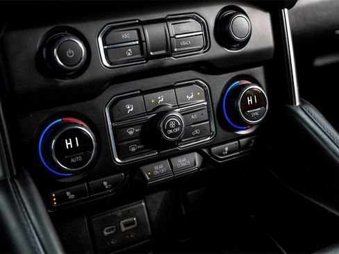 Used 2021 Chevrolet Tahoe LT image 24