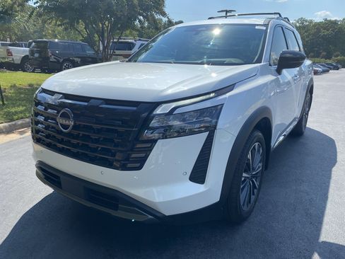 Used 2026 Nissan Pathfinder Platinum AWD/4WD image 1