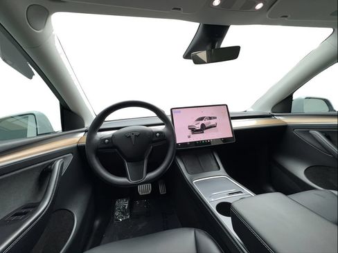 Used 2023 Tesla Model Y Performance AWD/4WD image 35