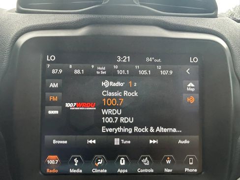 Used 2018 Jeep Renegade Limited w/ UConnect 8.4 Nav Group FWD image 21