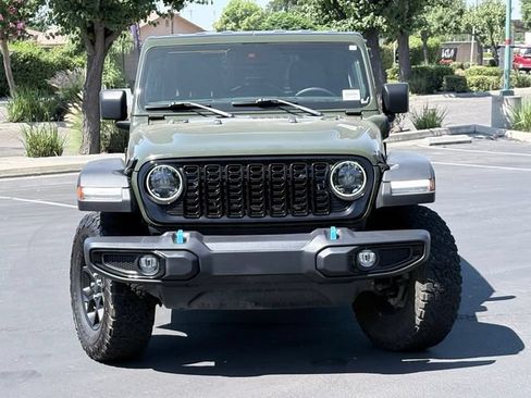 Used 2024 Jeep Wrangler Unlimited AWD/4WD image 3