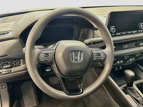 Used 2025 Honda Accord SE image 18