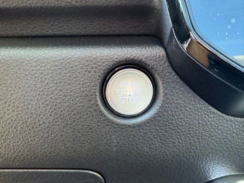 Used 2025 Kia Carnival SX w/ SX Dark Edition Package image 28