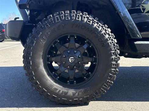 Used 2013 Jeep Wrangler Unlimited Sahara w/ Connectivity Group image 14