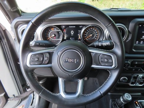 Used 2021 Jeep Wrangler Unlimited Sahara image 15