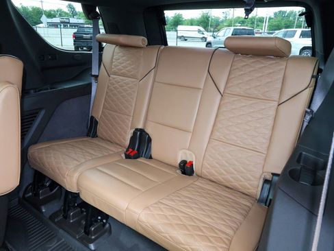 Used 2023 Cadillac Escalade Premium Luxury w/ LPO, Radiant Package AWD/4WD image 15