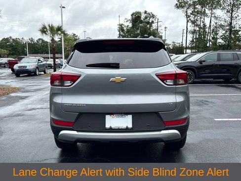 Used 2025 Chevrolet TrailBlazer LT w/ Driver Confidence Package FWD image 6