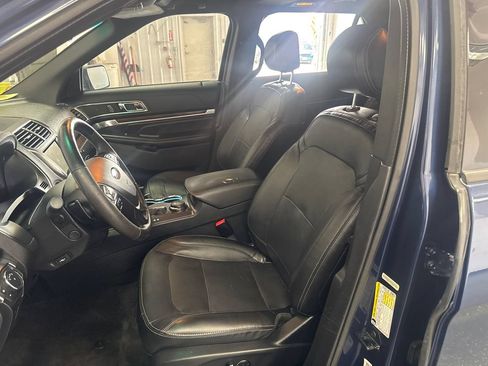 Used 2016 Ford Explorer Limited w/ Equipment Group 301A AWD/4WD image 9