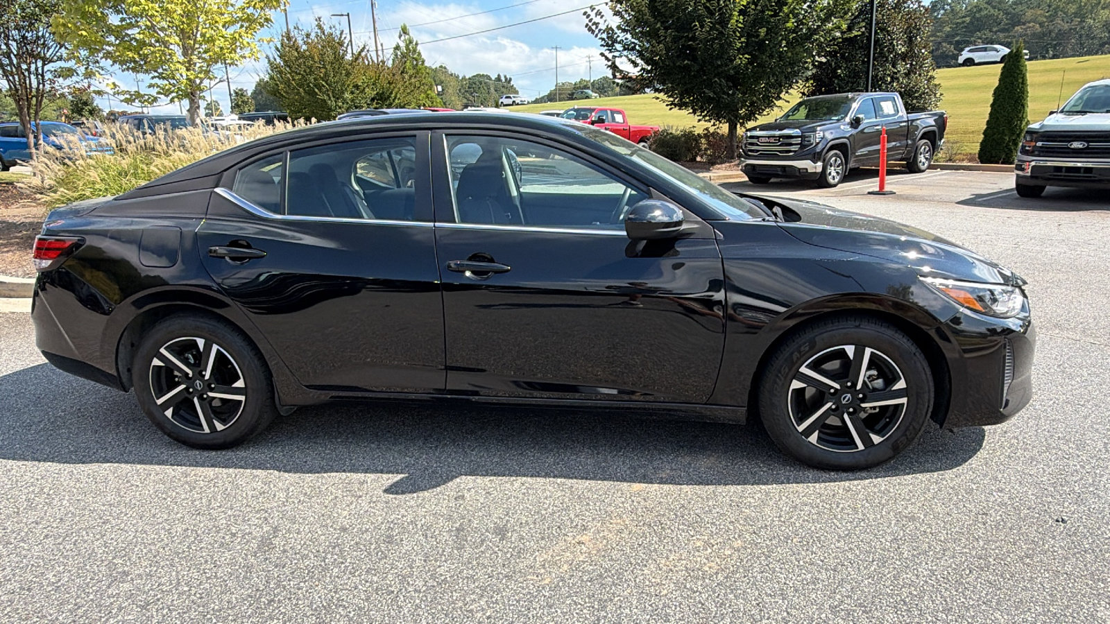 Used 2025 Nissan Sentra SV FWD image 7