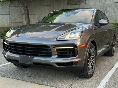 Used 2020 Porsche Cayenne S w/ Premium Package image 3