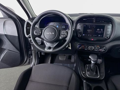 Certified 2025 Kia Soul LX w/ LX Technology Package FWD image 21