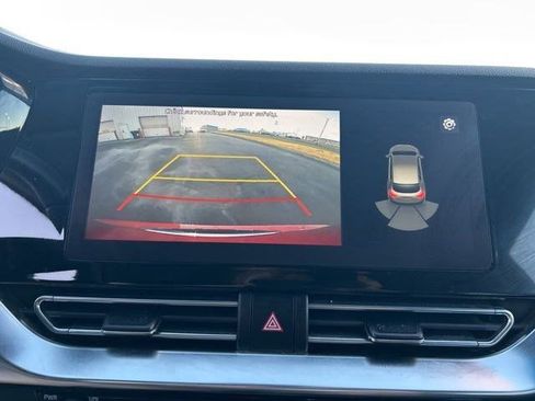 Used 2021 Kia Niro EX Premium w/ Cold Weather Package image 28