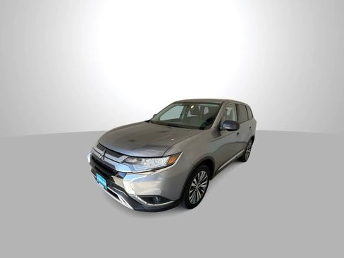 Used 2020 Mitsubishi Outlander ES AWD/4WD image 4