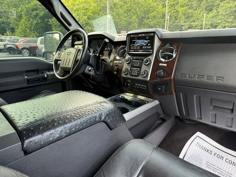 Used 2014 Ford F250 Lariat w/ Lariat Interior Package image 69