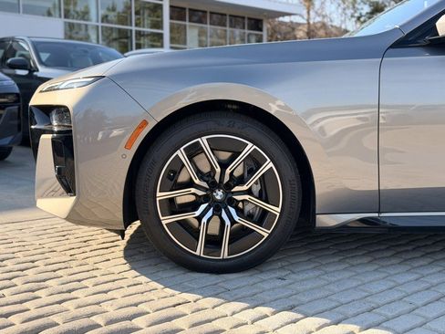 Certified 2023 BMW 760i xDrive image 10