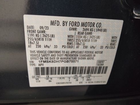 Used 2023 Ford Explorer XLT AWD/4WD image 33