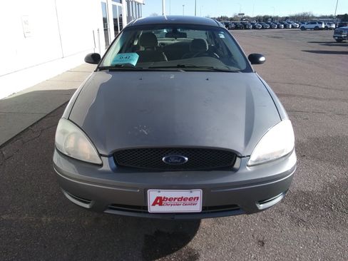 Used 2004 Ford Taurus SES image 3