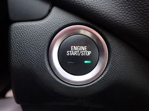 Used 2023 Chevrolet Equinox LT w/ Driver Convenience Package image 21