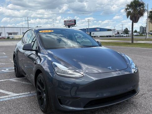 Used 2023 Tesla Model Y AWD image 1