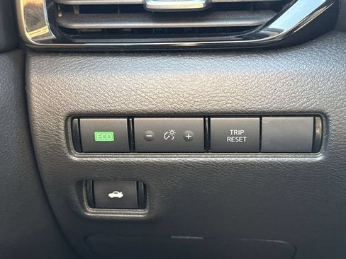 Used 2024 Nissan Sentra SV FWD image 22