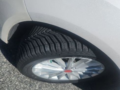 Used 2016 Ford C-MAX SEL w/ Equipment Group 302A FWD image 9