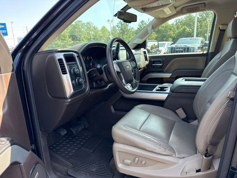 Used 2018 Chevrolet Silverado 1500 LTZ Z71 w/ LTZ Plus Package AWD/4WD image 16