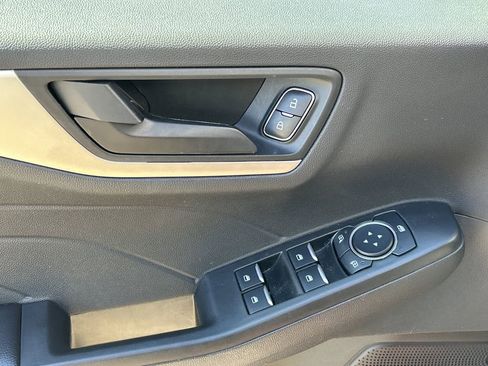 Used 2022 Ford Escape SE w/ Cold Weather Package image 18