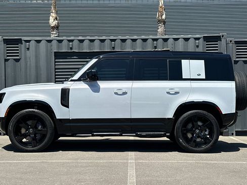 Used 2023 Land Rover Defender 110 X-Dynamic SE AWD/4WD image 2
