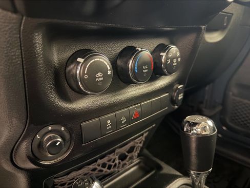 Used 2017 Jeep Wrangler Sport image 19