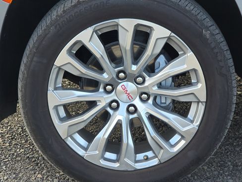 Used 2024 GMC Yukon XL Denali w/ Denali Reserve Package image 47