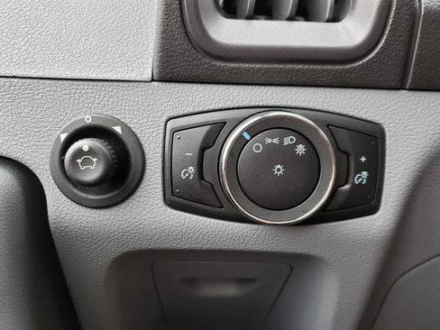 Used 2015 Ford Transit 350 XLT RWD image 18