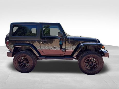 Used 2017 Jeep Wrangler Sahara w/ Dual Top Group AWD/4WD image 10