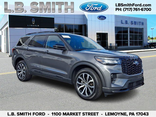 Certified 2025 Ford Explorer ST-Line AWD/4WD image 1