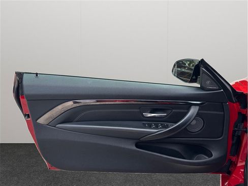 Used 2020 BMW M4 Convertible w/ Competition Package image 24