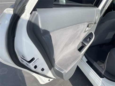 Used 2010 Toyota Prius Three image 19