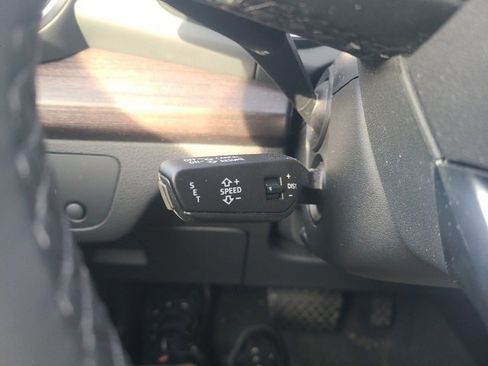 Used 2024 Audi Q5 2.0T Premium Plus w/ Premium Plus Package image 25