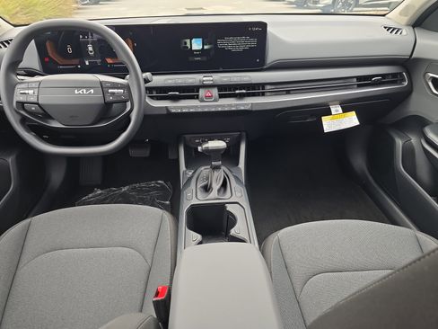 New 2025 Kia K4 LXS image 14